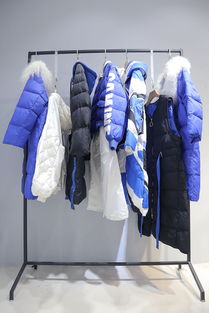 大牌剪標(biāo)羽絨服的魅力 維伊VE廣州石井女裝尾貨批發(fā)市場探秘